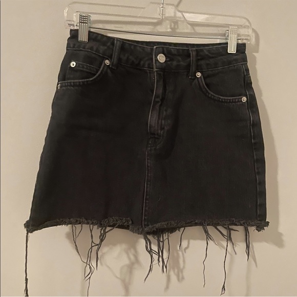 TopShop Black Denim Moto Raw Hem Skirt - Picture 2 of 5